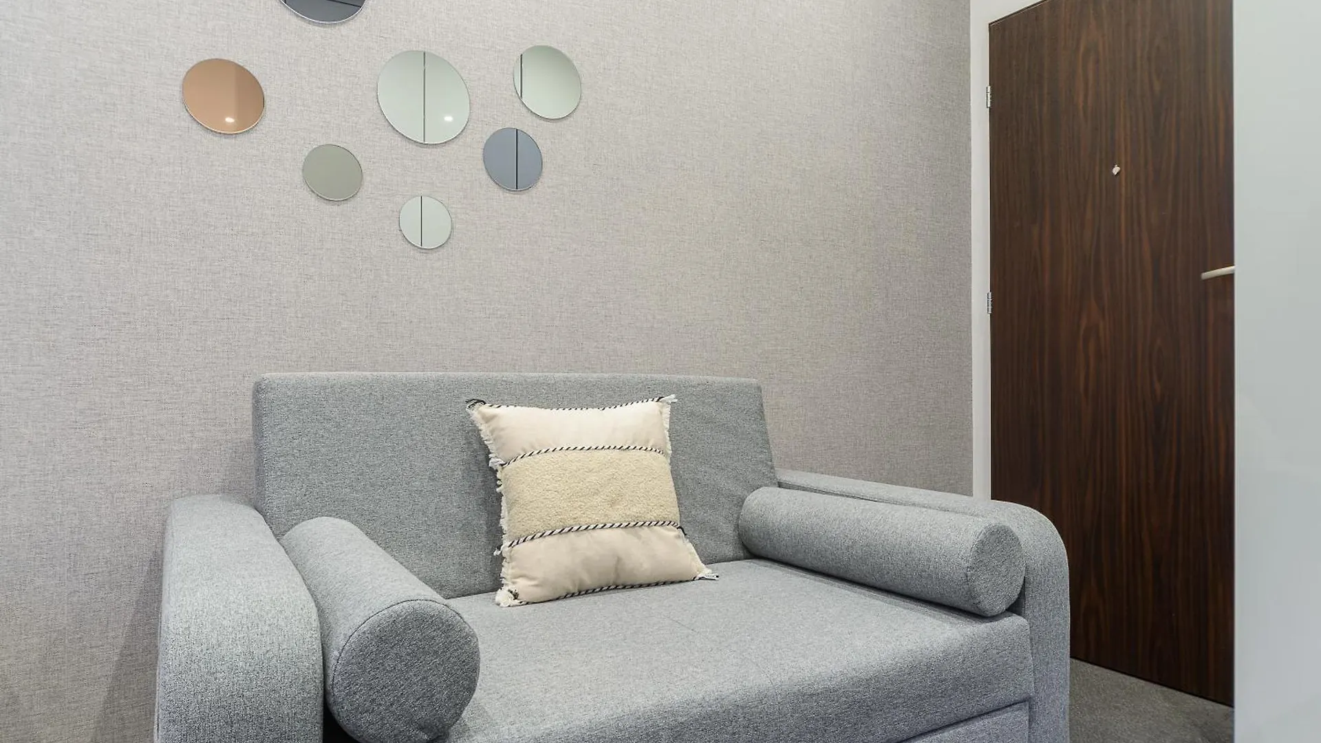 Lumina Cozy Studio In Center ワルシャワ 0*,
